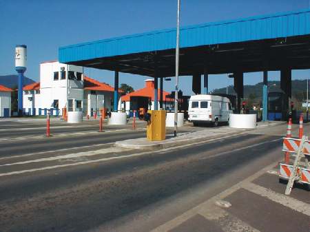 Cancelas como estas, oneram o desenvolvimento de muicípios e regiões, sobretaxam os cidadãos a passeio e agricultores familiares. Estoura uma luta de prerrogativas, entre o público contra a articulação Capital-Estado. - Foto: